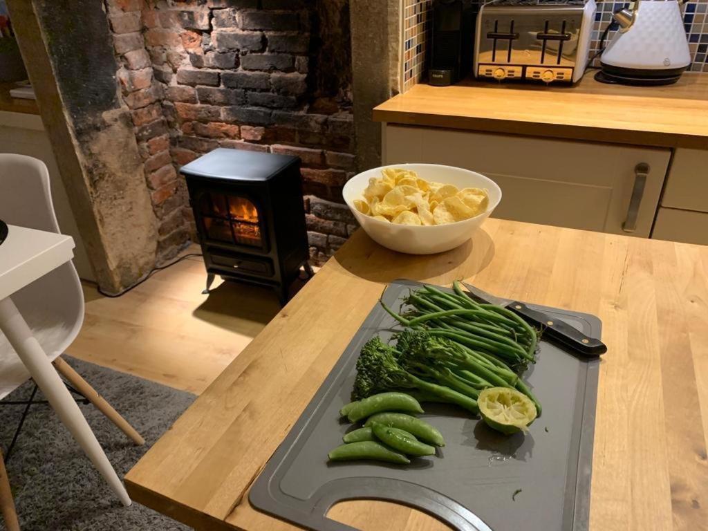 The Tenth House, Grade II Listed Georgian Town House, Wirksworth, Derbyshire, Peak District Cottage, Sleeps 4 エクステリア 写真