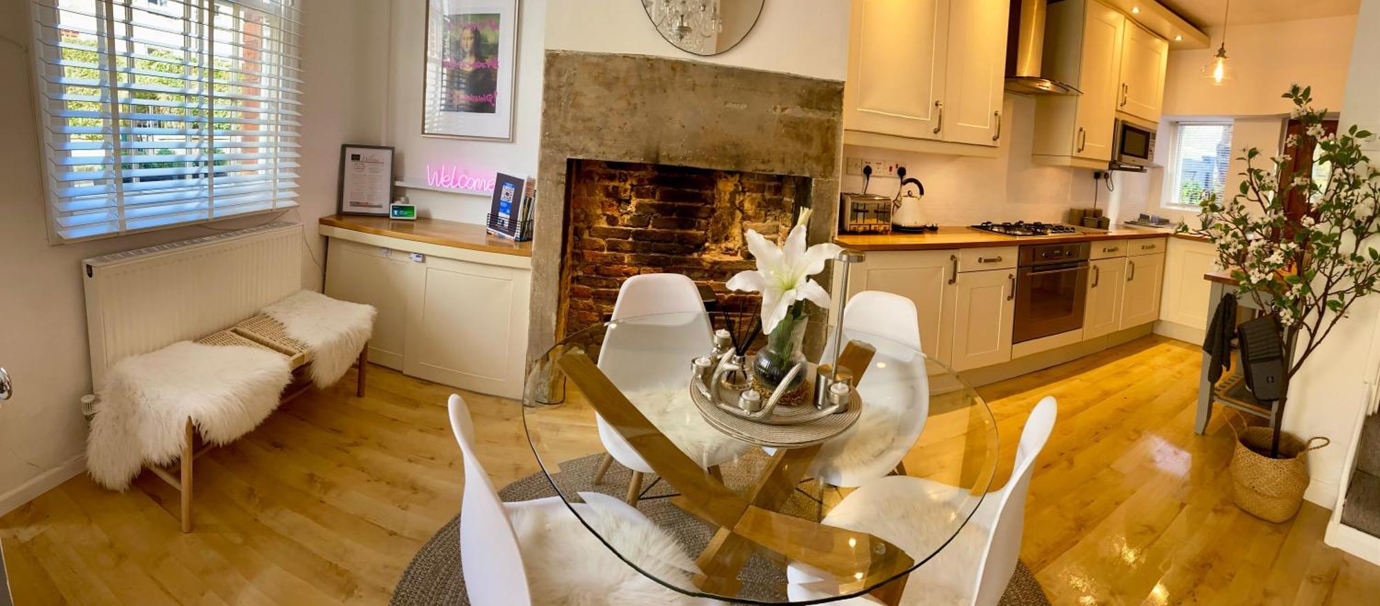 The Tenth House, Grade II Listed Georgian Town House, Wirksworth, Derbyshire, Peak District Cottage, Sleeps 4 エクステリア 写真